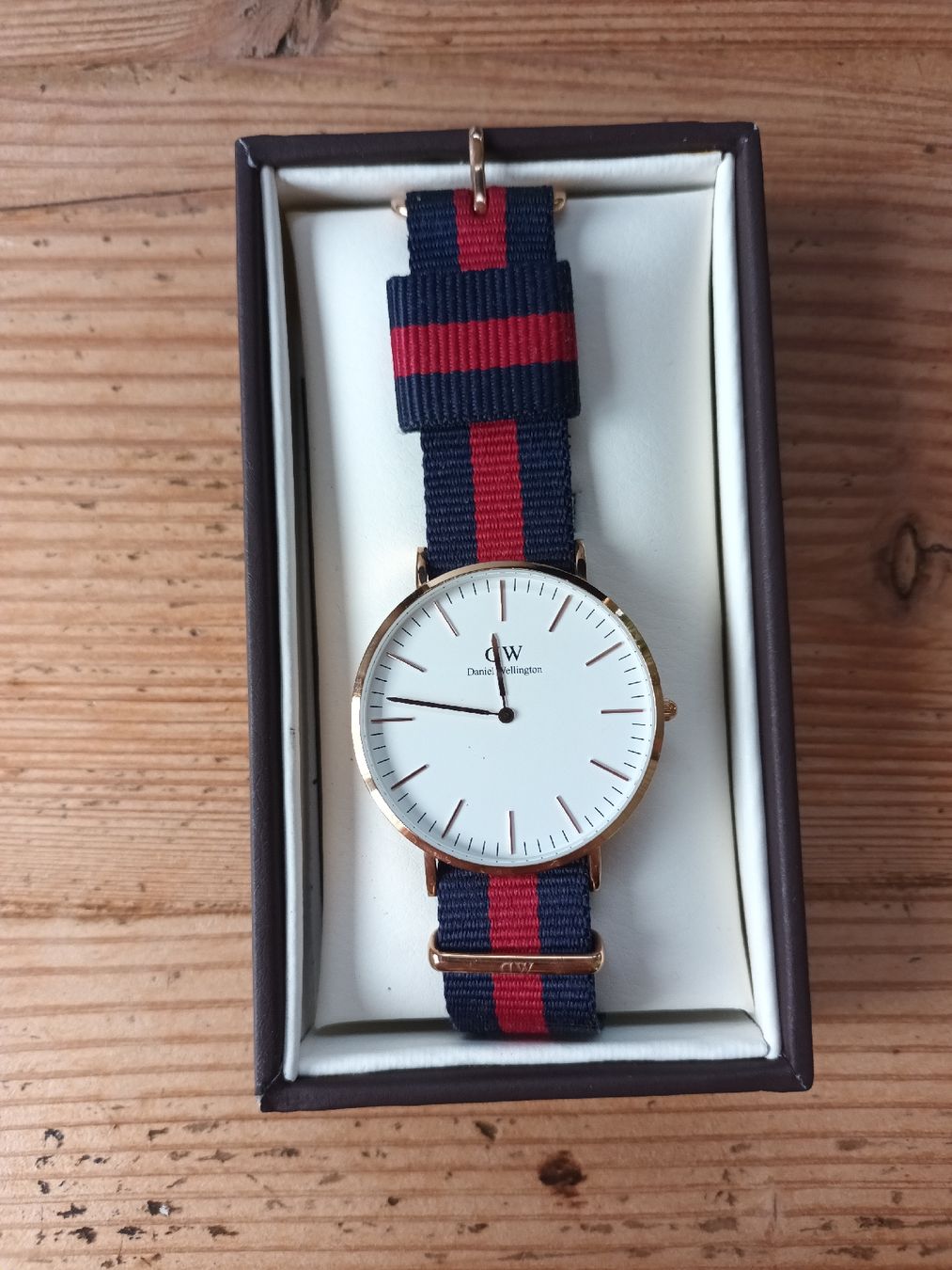 Daniel Wellington Orologi: Montre Daniel Wellington – Usato da Liebefeld venduto da undercoverlogic 2