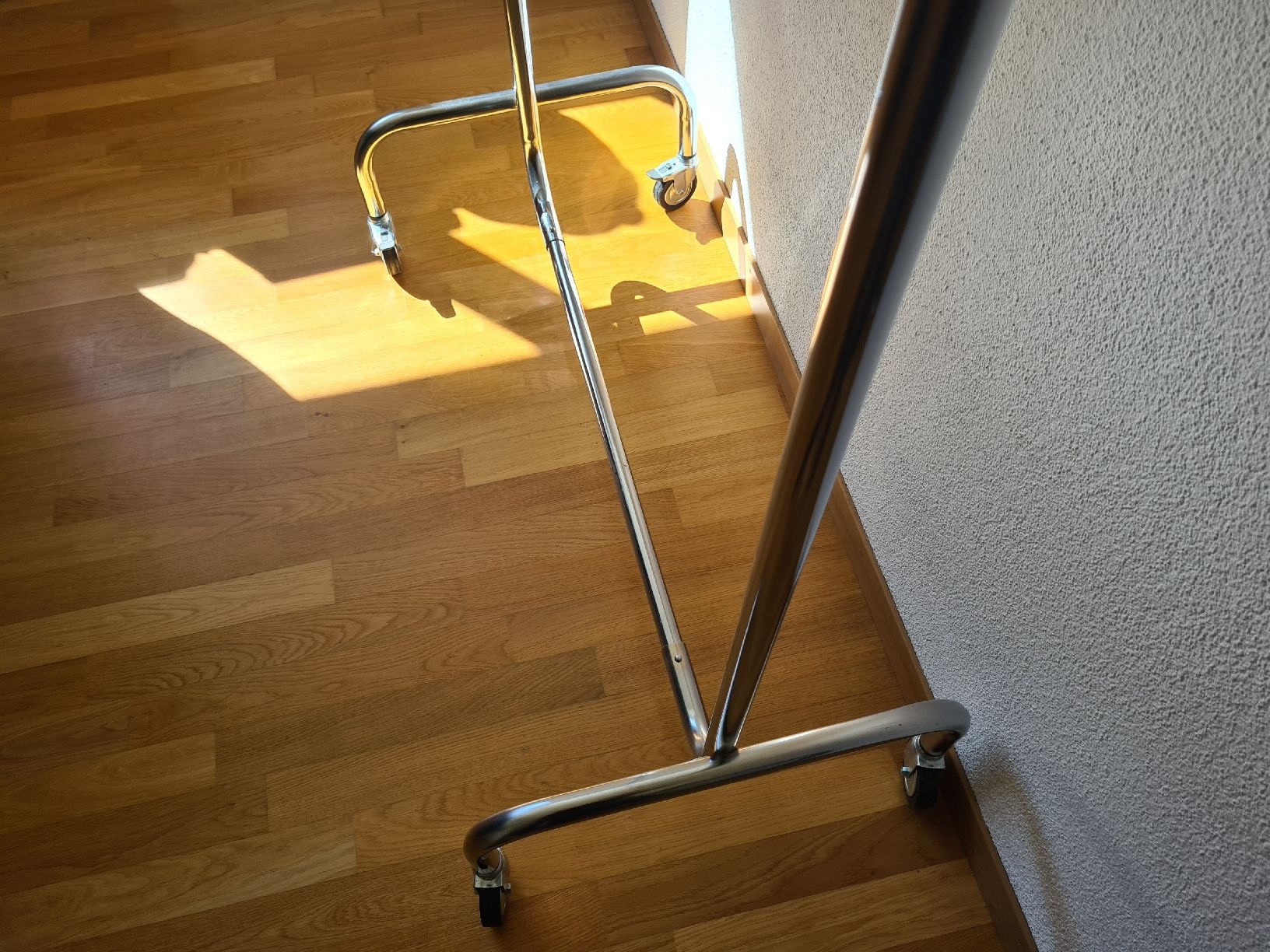 Manufactum Garderobe: Kleiderstange Manufactum – Gebraucht aus Bürglen TG von ale_8b2v 1