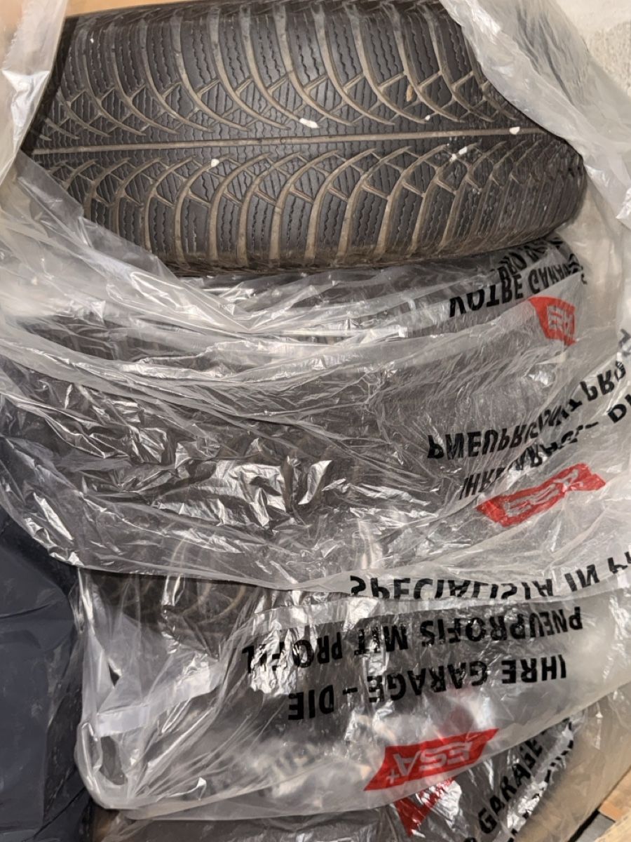 Pneumatici & Ruote complete: Winter tires set ESA+TECAR – Usato da Le Sentier venduto da CannelleVintage13