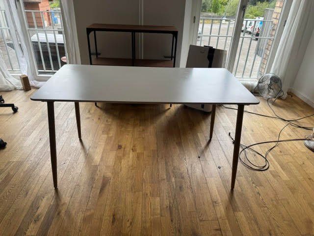 Tische: Bürotisch – Gebraucht aus Bern von Erpse01