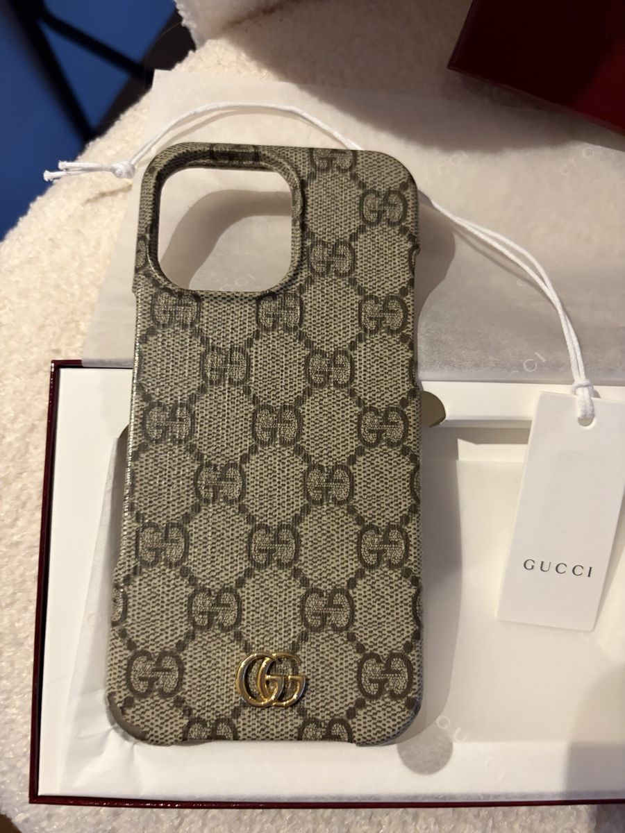 Gucci Covers & Schutzfolien: Gucci - Coque IPhone 16 Pro Max – Gebraucht aus Neuenegg von Sarytha_22 1