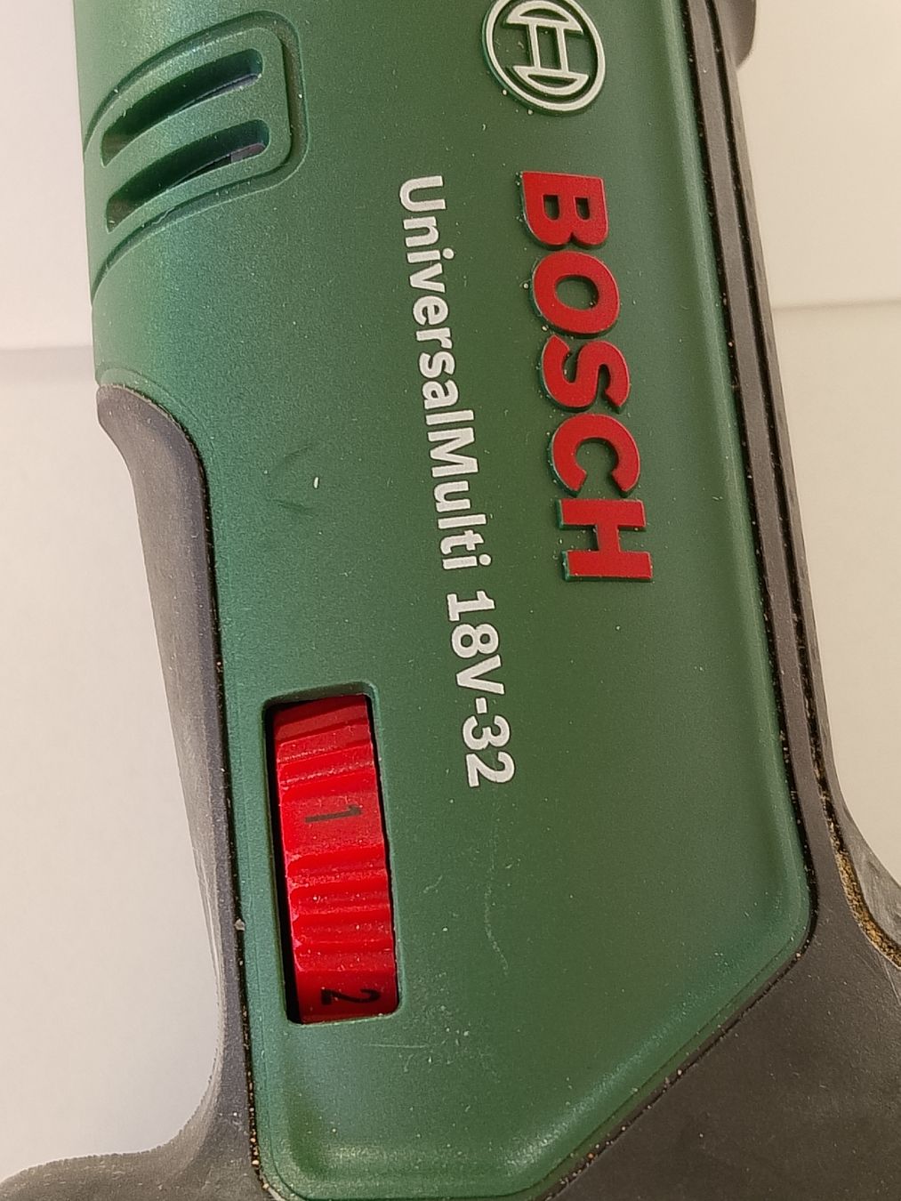 Bosch Tutti gli attrezzi: Bosch Akku Universal multi 18 v-32 Maschine  – Usato da Biel/Bienne venduto da Vintage-timearts 1