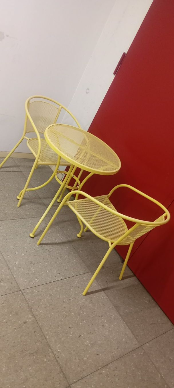 Tische: Balkontisch gelb inkl. 2 Stühle – Gebraucht aus Bern von eiger017 3