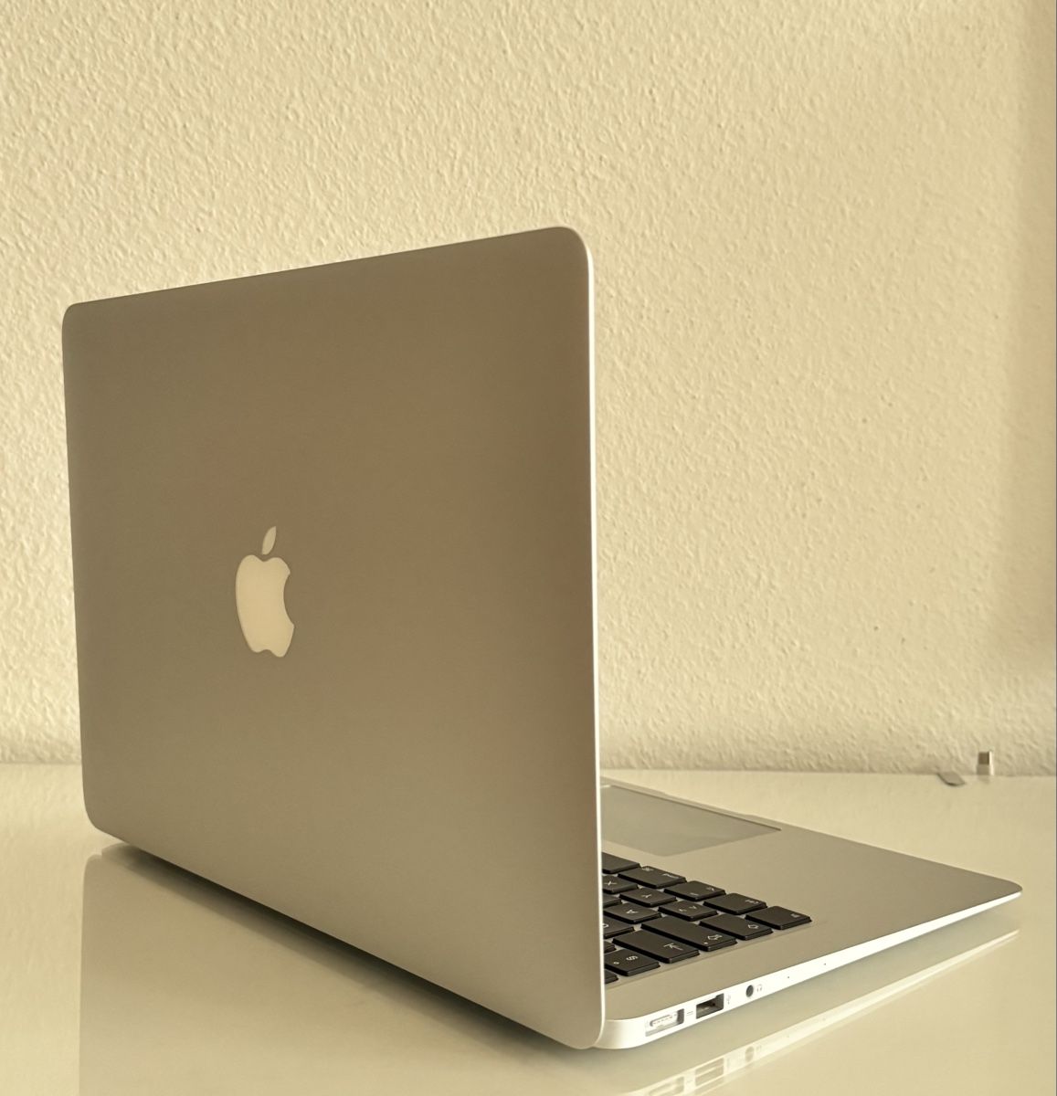 Apple Notebook: MacBook Air 13", i5, 8GB RAM, 2017 – Usato da Cham venduto da valeria.x 8
