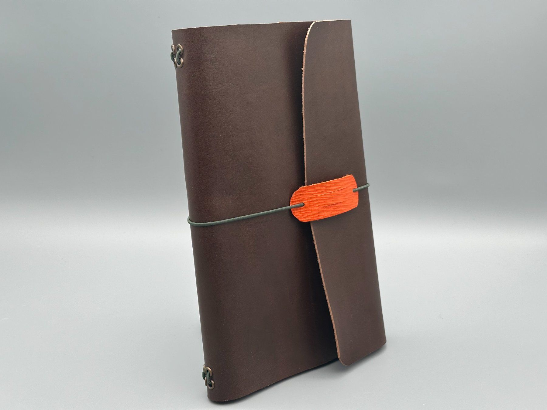 Kalender: Handgefertigtes Vintage Lederjournal - Unikat – Neu (gemäss Beschreibung) aus Schlieren von selected_goods