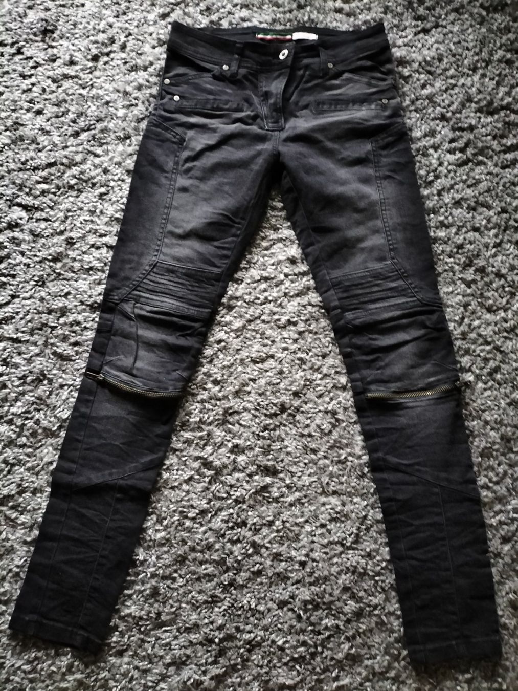 Please Jeans Pantaloni: trendige Hose von Please – Usato da Sins venduto da Taschending