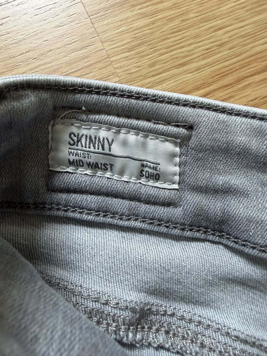 Pepe Jeans Jeans: Pepe Jeans hellgrau Gr 27/30 stretch – Usato da Schönenberg ZH venduto da Pfupfli1 2
