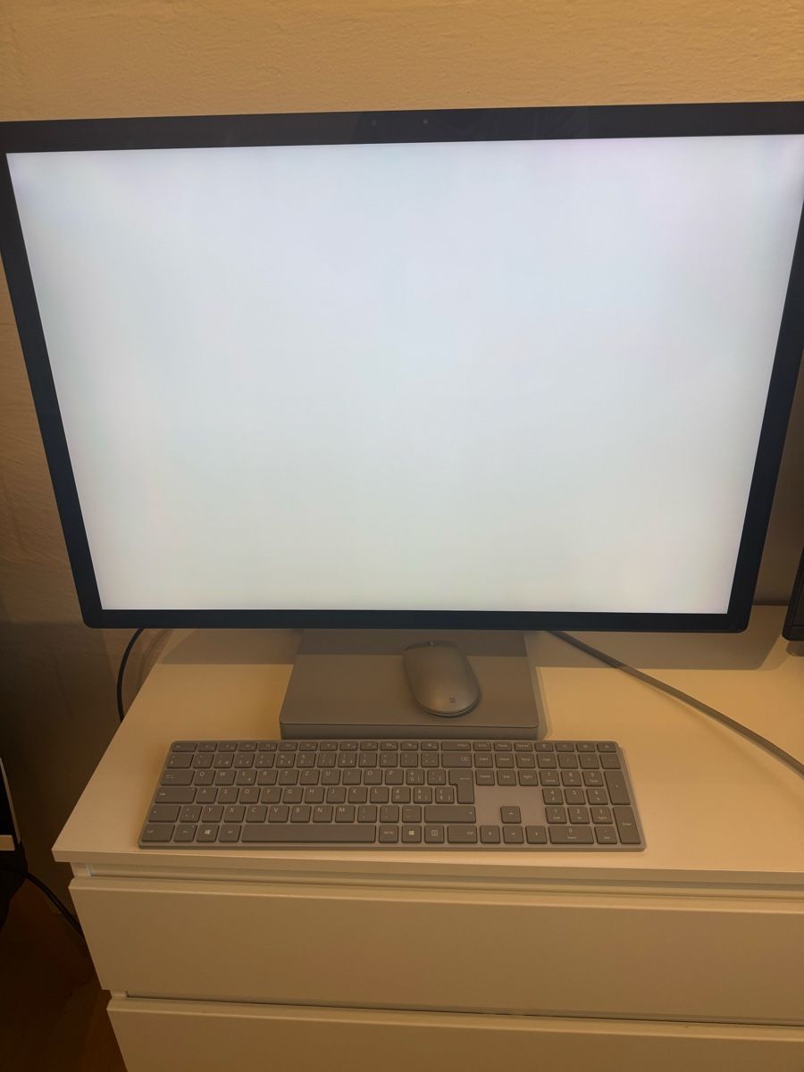 PCs: Microsoft Surface Studio 2 i7 32GB RAM Defekt – Défectueux à Cham par Svetlana30 3
