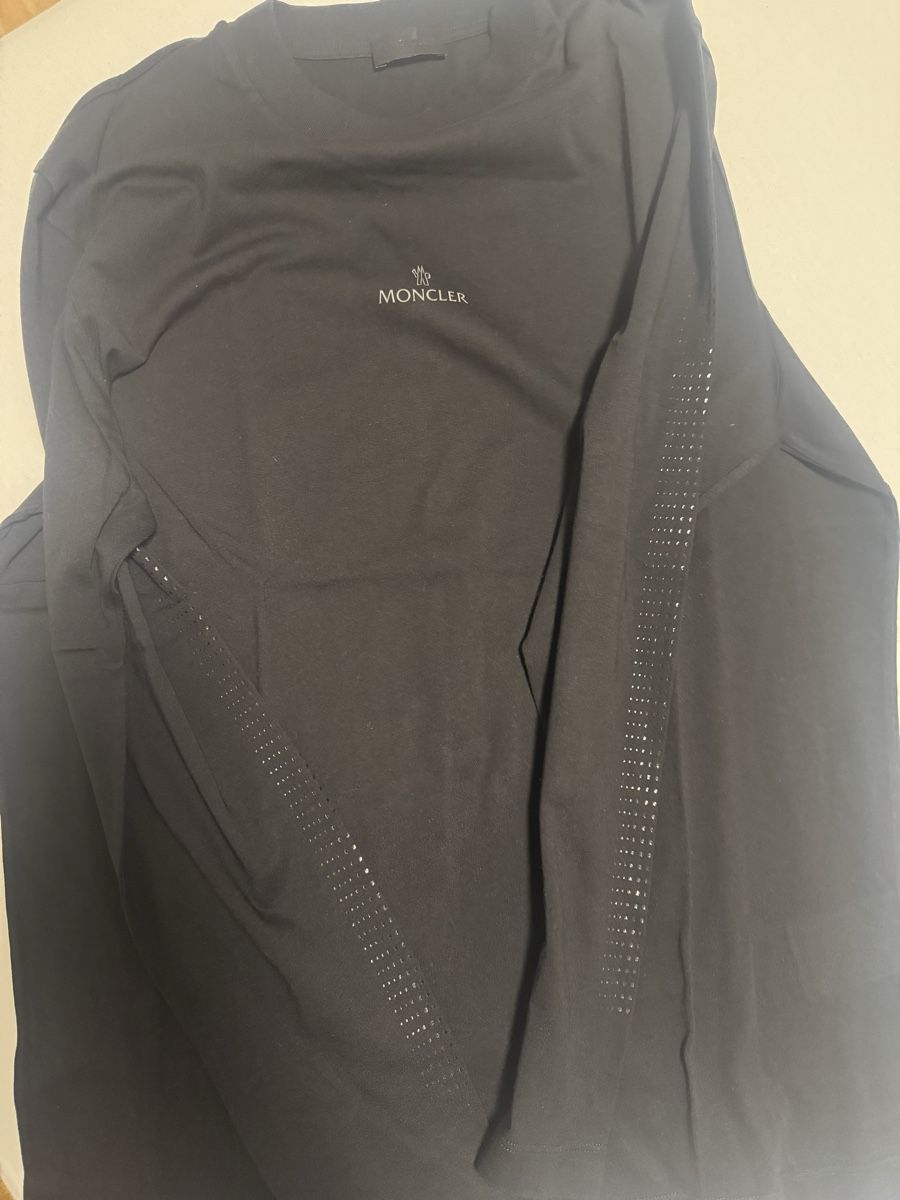 Moncler Maglioni & Felpe: Moncler – Nuovo (secondo la descrizione) da Kloten venduto da moe_w6hw 1