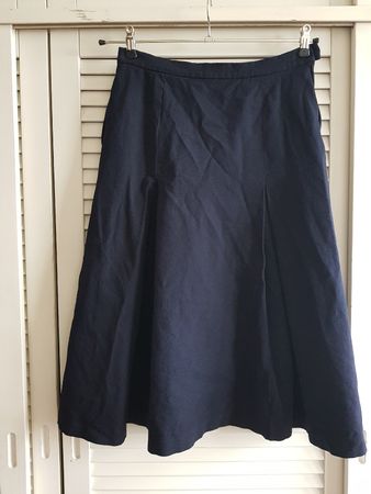 Comme des Garçons jupe marine en parfait état. Taille S