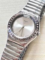 Swatch Swiss Damenuhr silberfarben mit Kristallen
