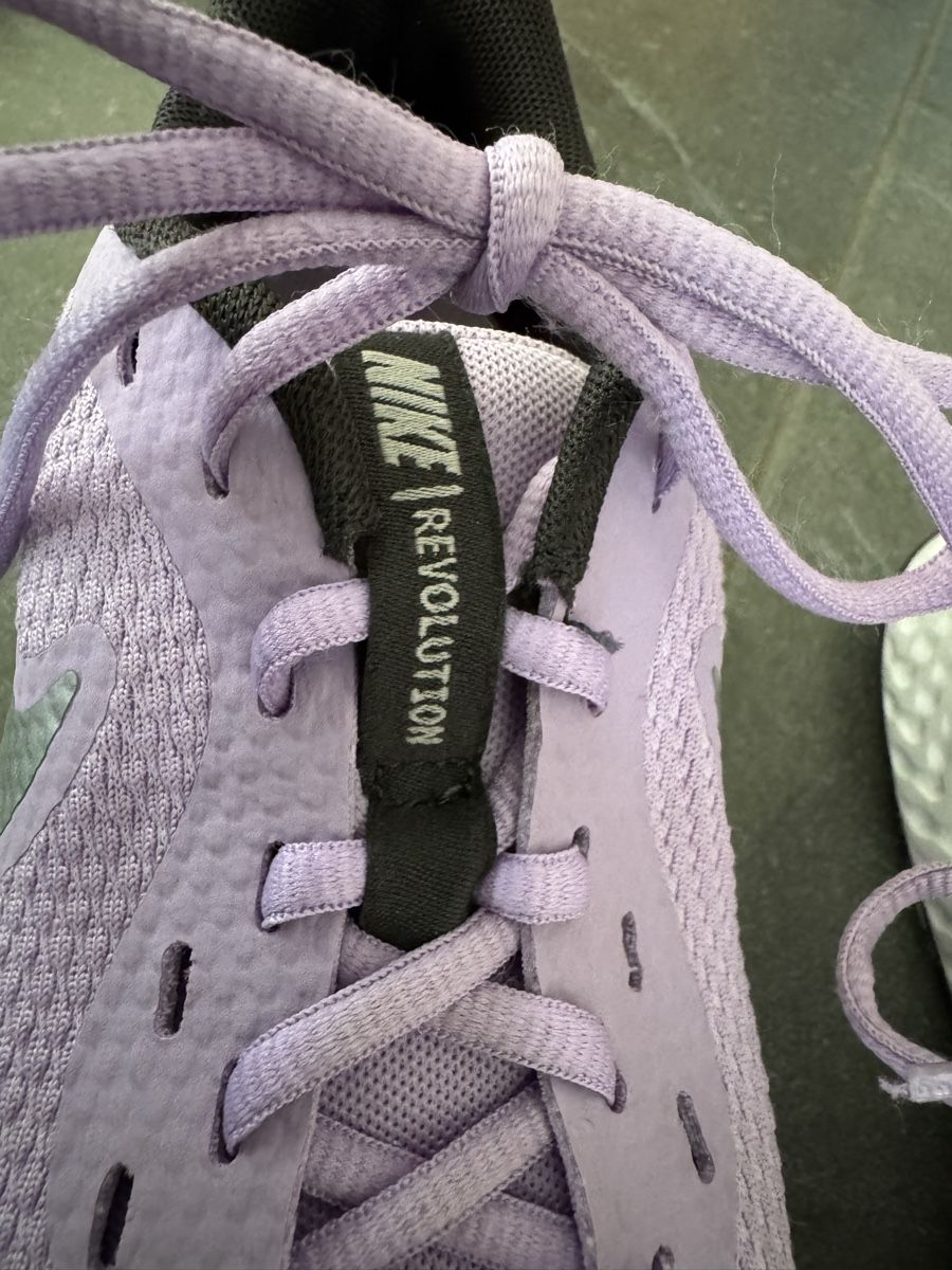 Nike Scarpe per ragazze: Nike Revolution Gr. 36.5 – Usato da Dübendorf venduto da Schnuffi04 4