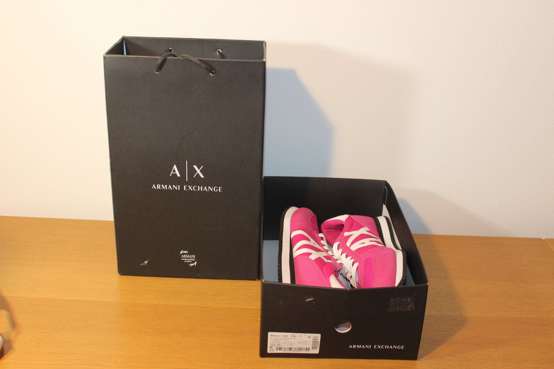 Armani Chaussures femmes: Armani Exchange Sneaker, Gr-40, Neu – Neuf avec emballage d'origine à Basel par Mila_Graf 8