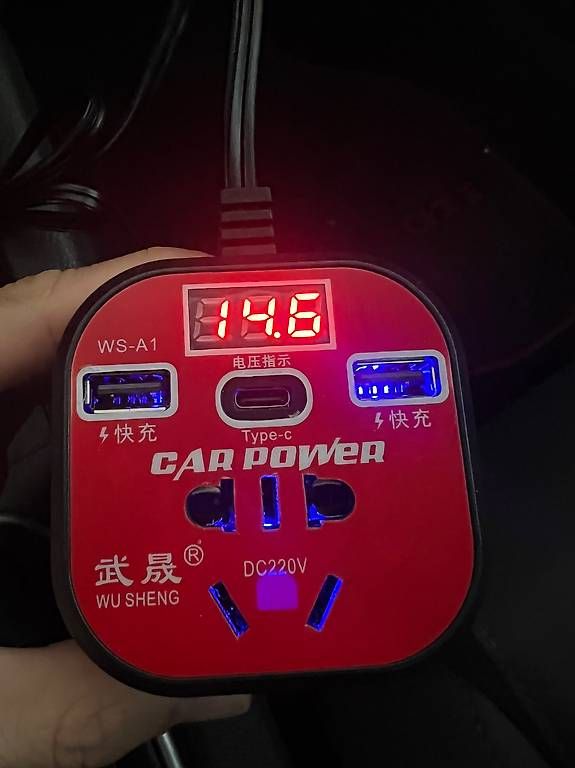 Convertitori: Auto-Wechselrichter 24V -> 220V - 200W – Usato da Luzern venduto da claiudiu