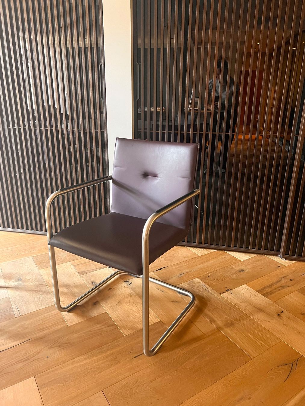 Sedie: Arco Stuhl Freischwinger SWING – Nuovo (secondo la descrizione) da Bern venduto da arttesa