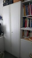 Abschliessbarer weisser Büro- und Aktenschrank aus Holz