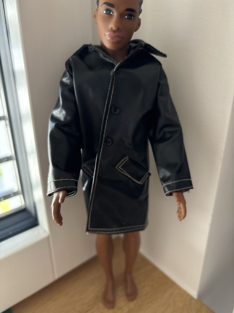 Bambole: Barbie Ken mit Mantel – Usato da Zürich venduto da venusandmars