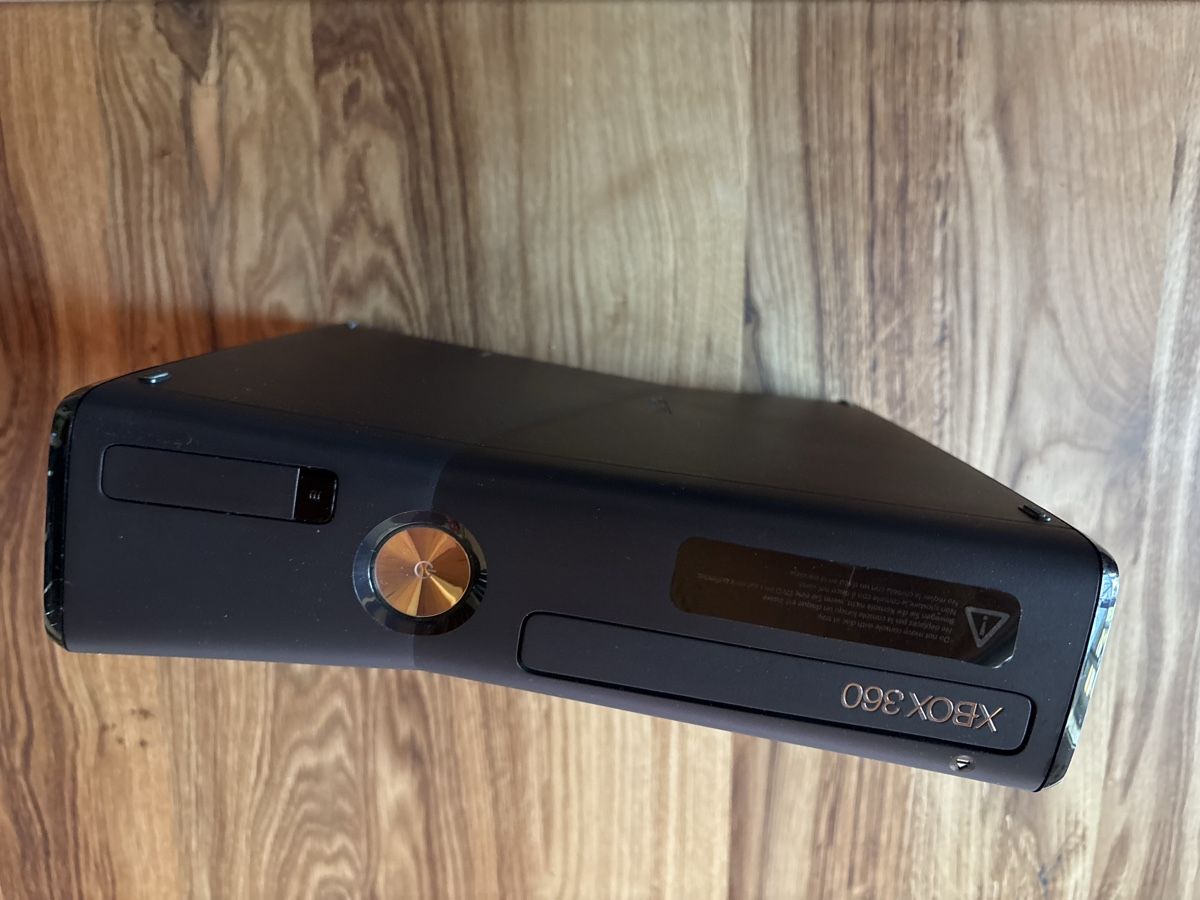 Microsoft Console: Xbox 360 Konsole schwarz gebraucht – Usato da Gerlafingen venduto da Marcryter 2