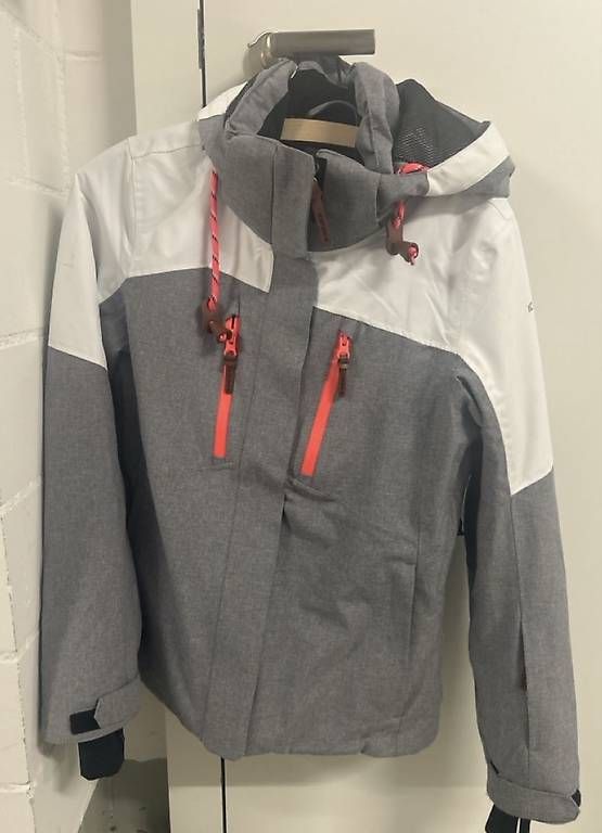 Kleiderpakete: Ski-Jacke und Skihose neuwertig – Gebraucht aus Busswil TG von Federbaum456 1