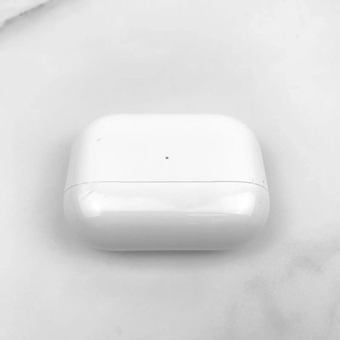 Apple Cuffie: Airpods Pro 2. Generation Original USB-C Magsafe Ladecase – Usato da Neerach venduto da mur_dwg9 1