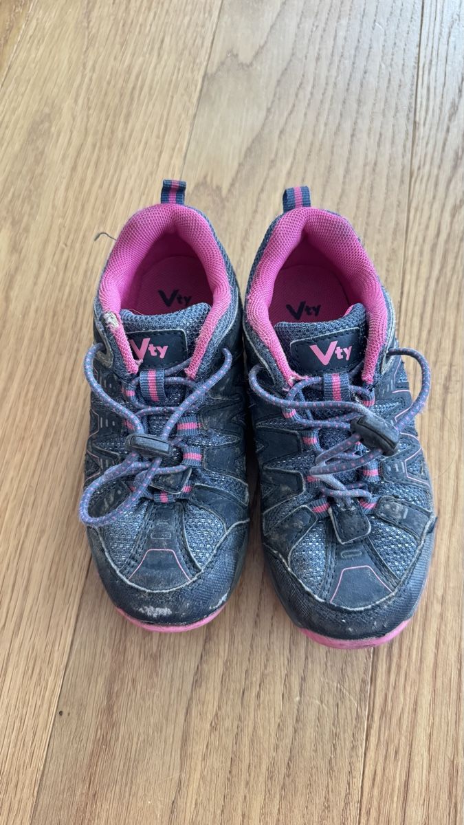 Schuhe für Mädchen: Kinderschuhe Vty Gr 28 – Gebraucht aus Zug von pla_2ckh