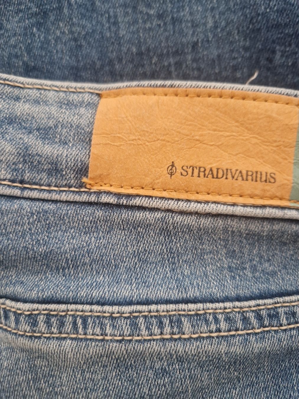 Stradivarius Jeans: Stradivarius & Pull&Bear Jeans, Gr.42 . 12 Stück. – Usato da Wangen an der Aare venduto da bar_5wxt 3