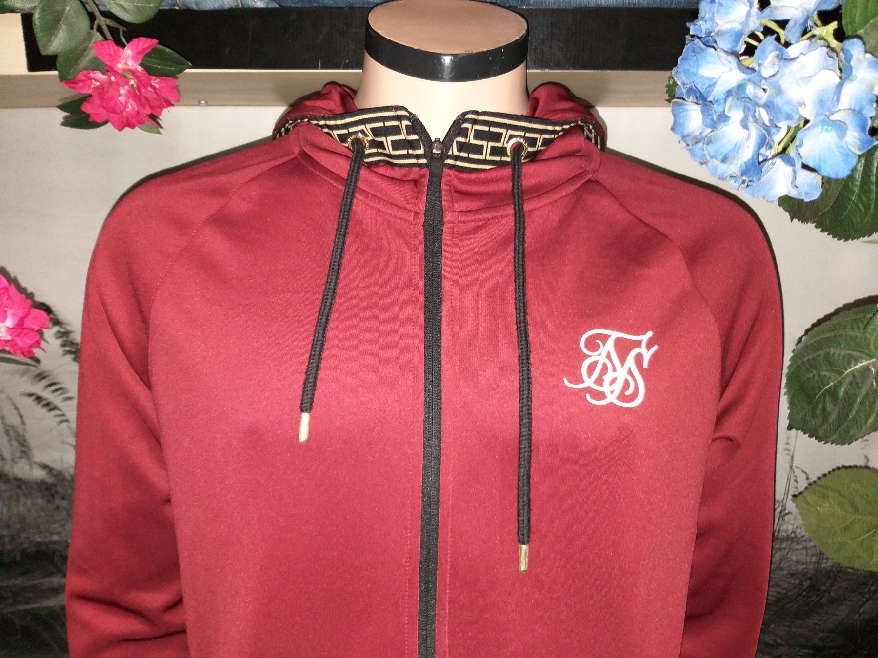 Siksilk Pullover & Sweatshirts: Hoodie SIKSILK       Taille/Grosse L – Gebraucht aus Cossonay-ville von Super-Price-Quality 1