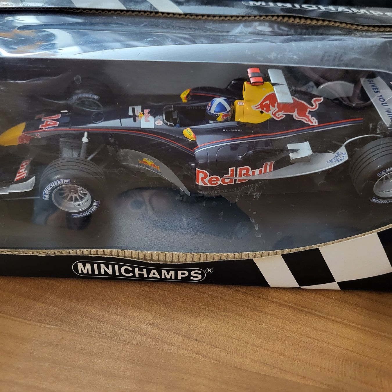 Minichamps Modellautos: Minichamps 1:18 RedBul Racing Modell – Neu und originalverpackt aus Kägiswil von Megafi56 1
