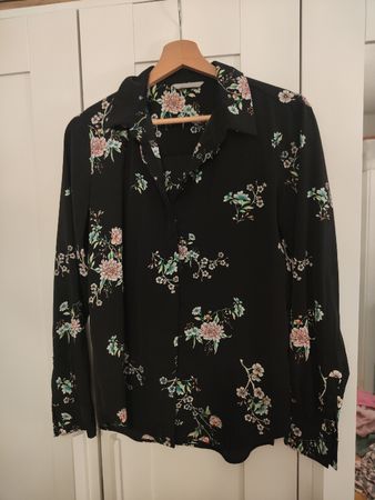 Schwarze H&M Bluse mit Blumenmuster, Gr S