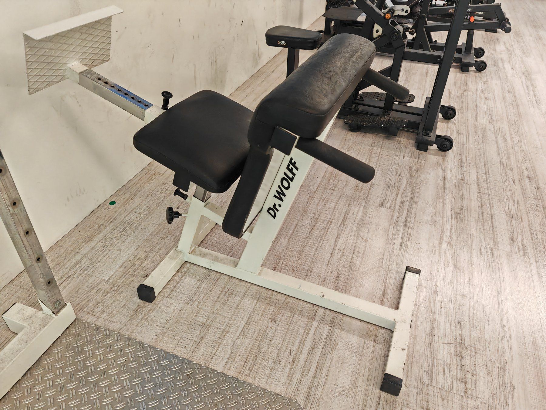 Vélos d'appartement: 2x Booty Builder-Geräte + Dr.Wolf Hyperextension – D'occasion à Bern par Sudowudo 5
