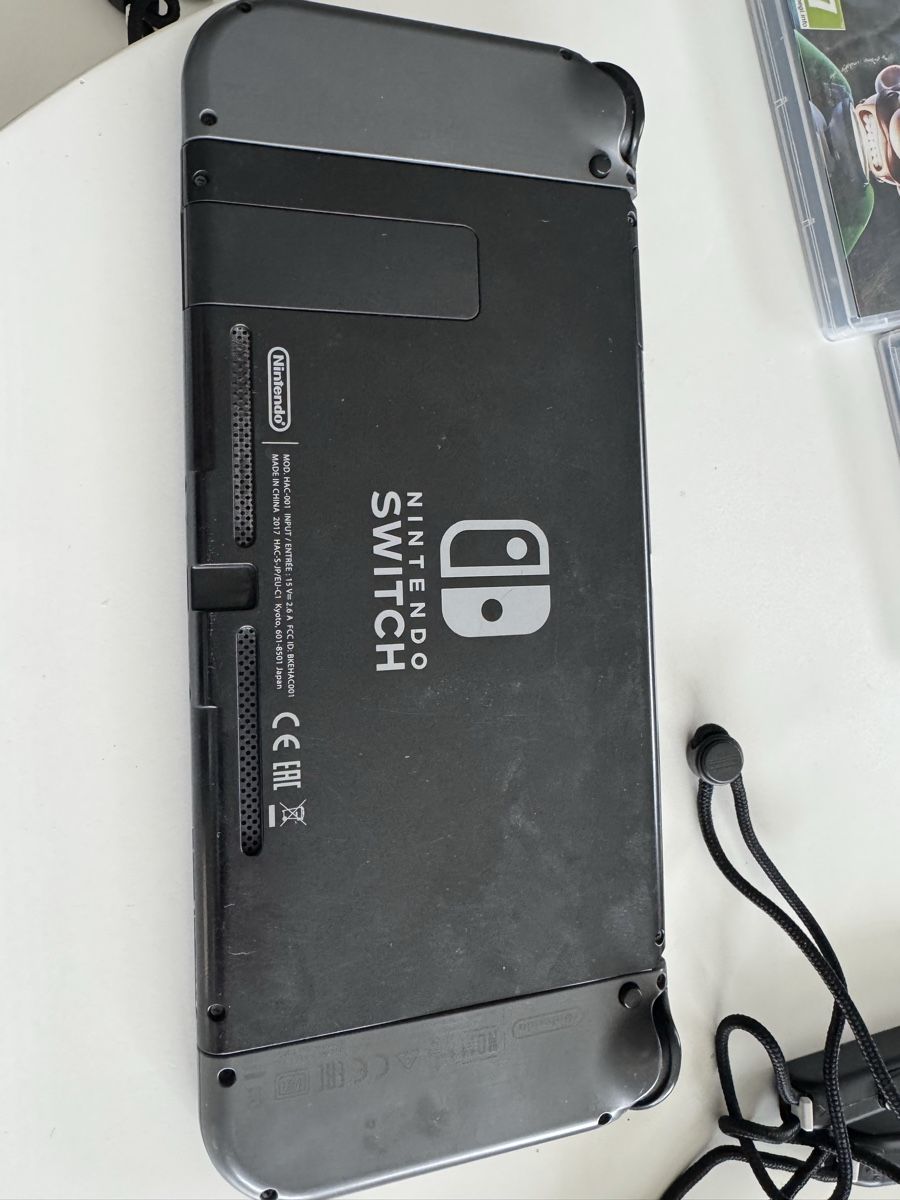Nintendo Console: Nintendo Switch V1 hac-001 – Usato da Conthey venduto da northernlights 2