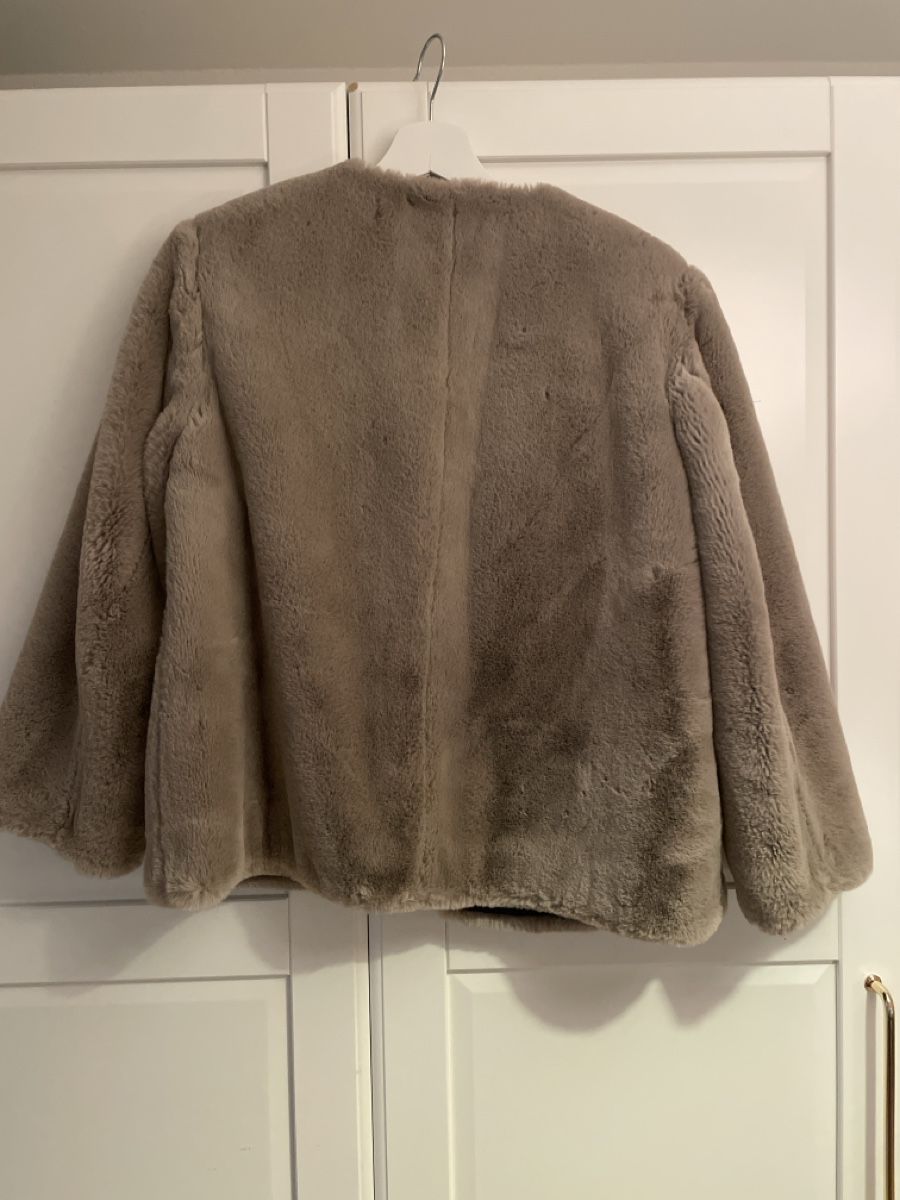 Zara Jacken: Zara Kunstfell Jacke – Gebraucht aus Sissach von nelimas 2