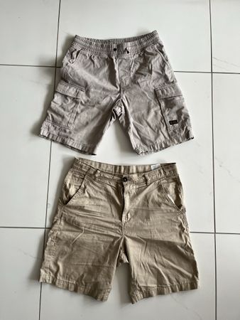 2 paar kurze Hosen Größe 146 und 158