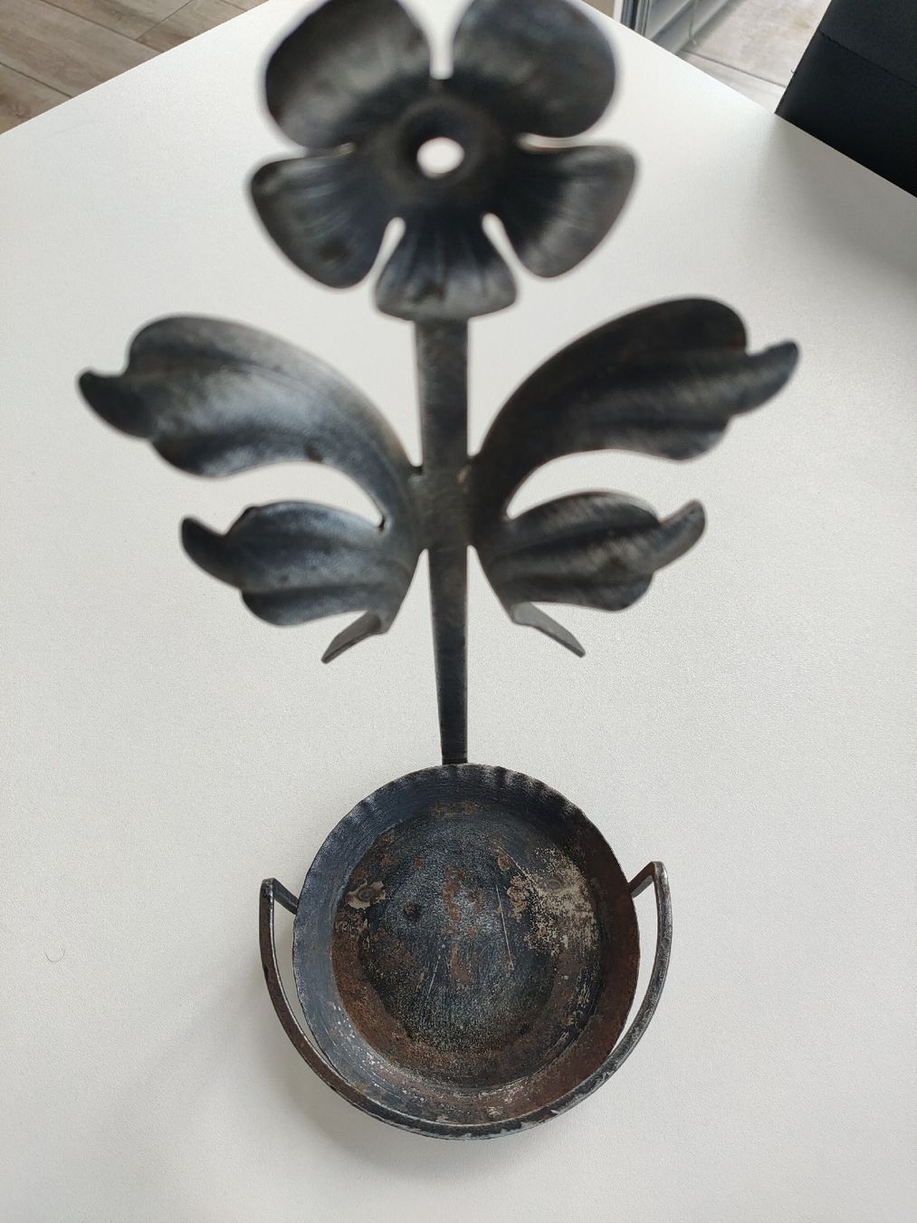 Eisenwaren: Blumenhalter zum aufhängen Metall mit Topf - Vintage Design – Gebraucht aus Gipf-Oberfrick von minini 3
