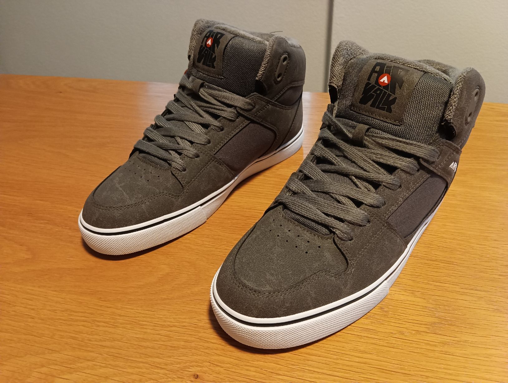 Scarpe da uomo: Neue AIRWALK Sneaker Gr. 44 – Nuovo e nell'imballaggio originale da Densbüren venduto da H-76 3