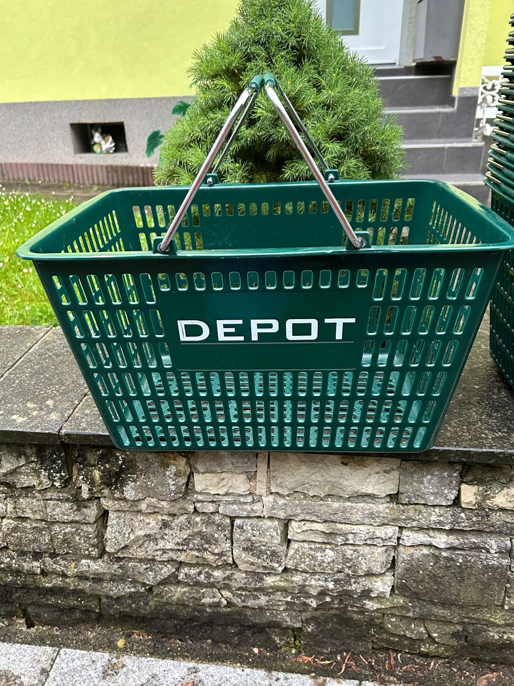 Sonstiges für Haushalt & Wohnen: Depot Einkaufskörbe, 40Stk., grün, neuwertig, Top Zustand – Gebraucht aus Gerlafingen von internacional 2