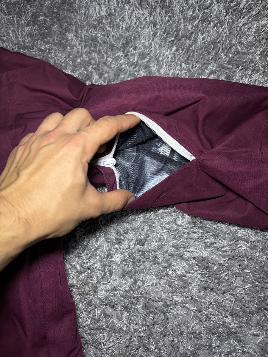 Oakley Vestes: Oakley Ski Jacket Maroon Size M – D'occasion à Brislach par edu_t6pq 3