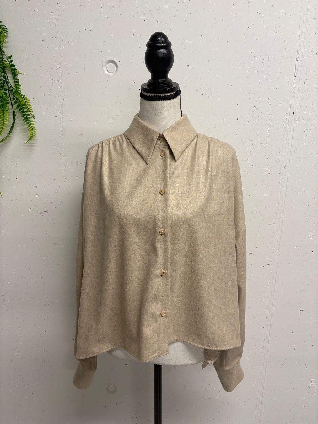 Drykorn Chemisiers: Drykorn oversize Hemdbluse Gr. 36-40 beige Bluse – Neuf (Voir description) à Regensdorf par secondchancefashion 2