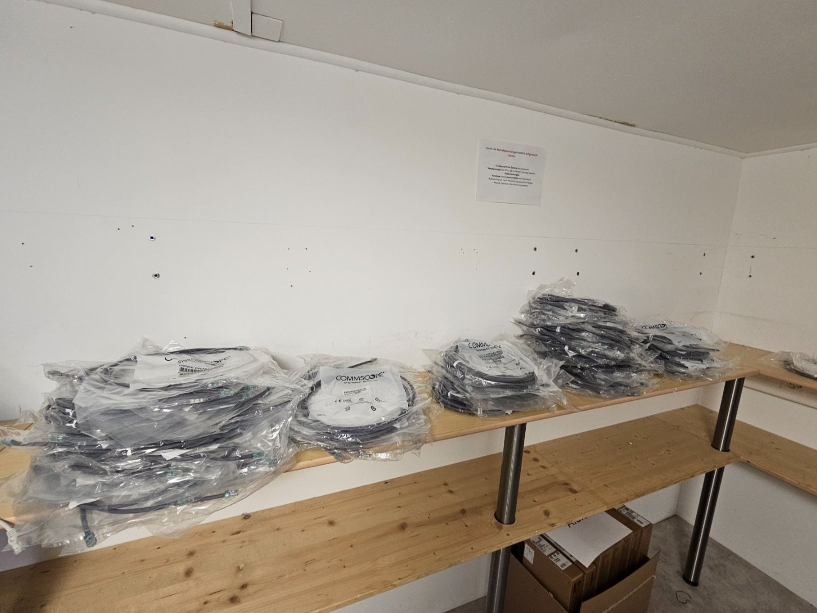 Cavi: Patchkabel Commscope verschiedene Längen – Nuovo e nell'imballaggio originale da obstalden venduto da Walensee1