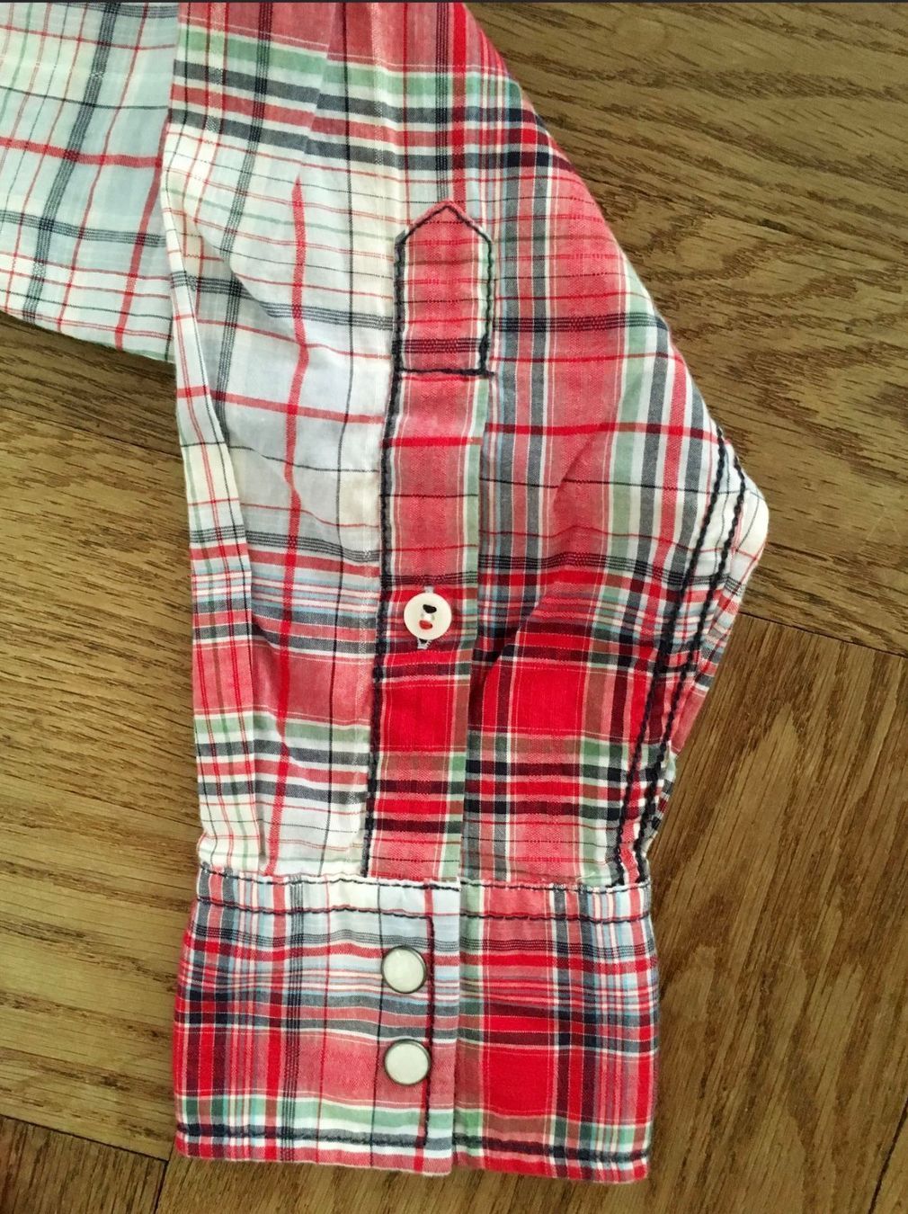 Camicie: chemise HILFIGER – Usato da LAUSANNE venduto da PUMPERNICKEL3 2