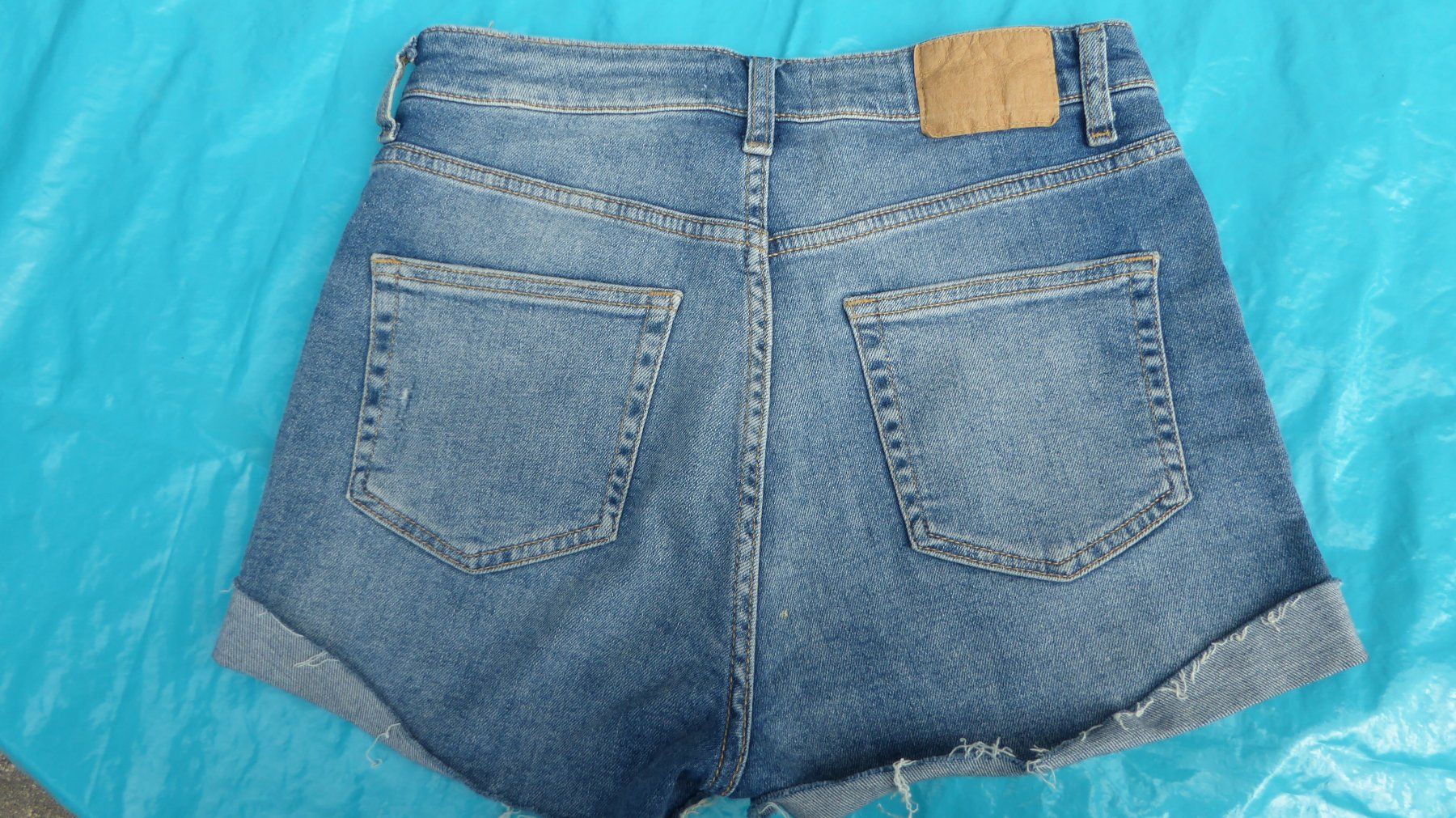H&M Jeans: Jeans Hot Pants  Gr 38 H&M Bund 38cm – Usato da Sargans venduto da Benziner 2