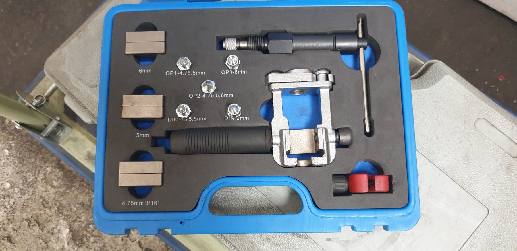 Tous les outils: Bördelwerkzeug – Neuf avec emballage d'origine à Müllheim Dorf par Linus18 1