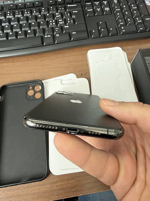 Apple Telefoni cellulari / Smartphones: Iphone 11 Pro Max 64 GB Space Grey – Usato da Niederuzwil venduto da elefantinoo 3
