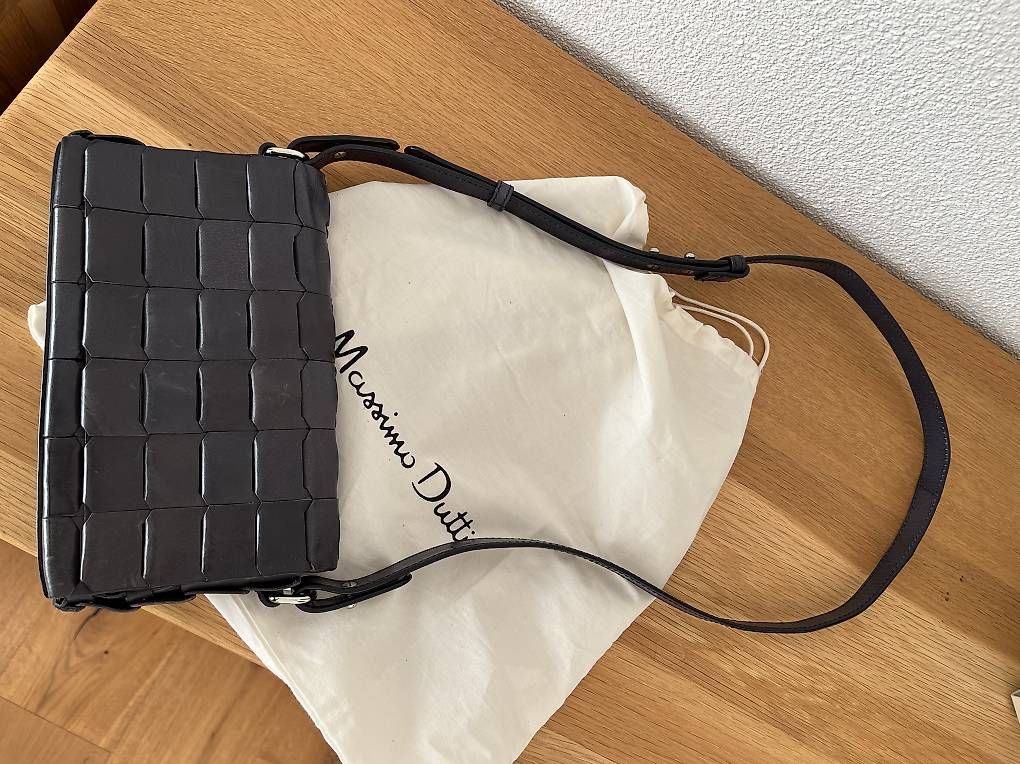 Taschen für Damen: Massimo Dutti Handtasche – Gebraucht aus Oftringen von sdo_5gdp