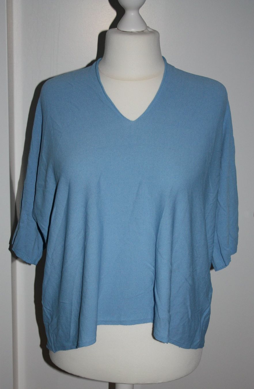 Maglioni & Felpe: Pullover mit V-Ausschnitt hellblau Gr. XL – Usato da Flüelen venduto da Diversicum-Textil