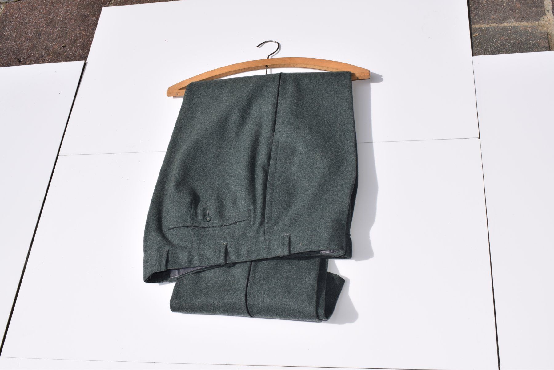 Schweizer Armee Uniformi: Militäruniform 49 – Usato da Weiningen ZH venduto da Gubristtunnel 3