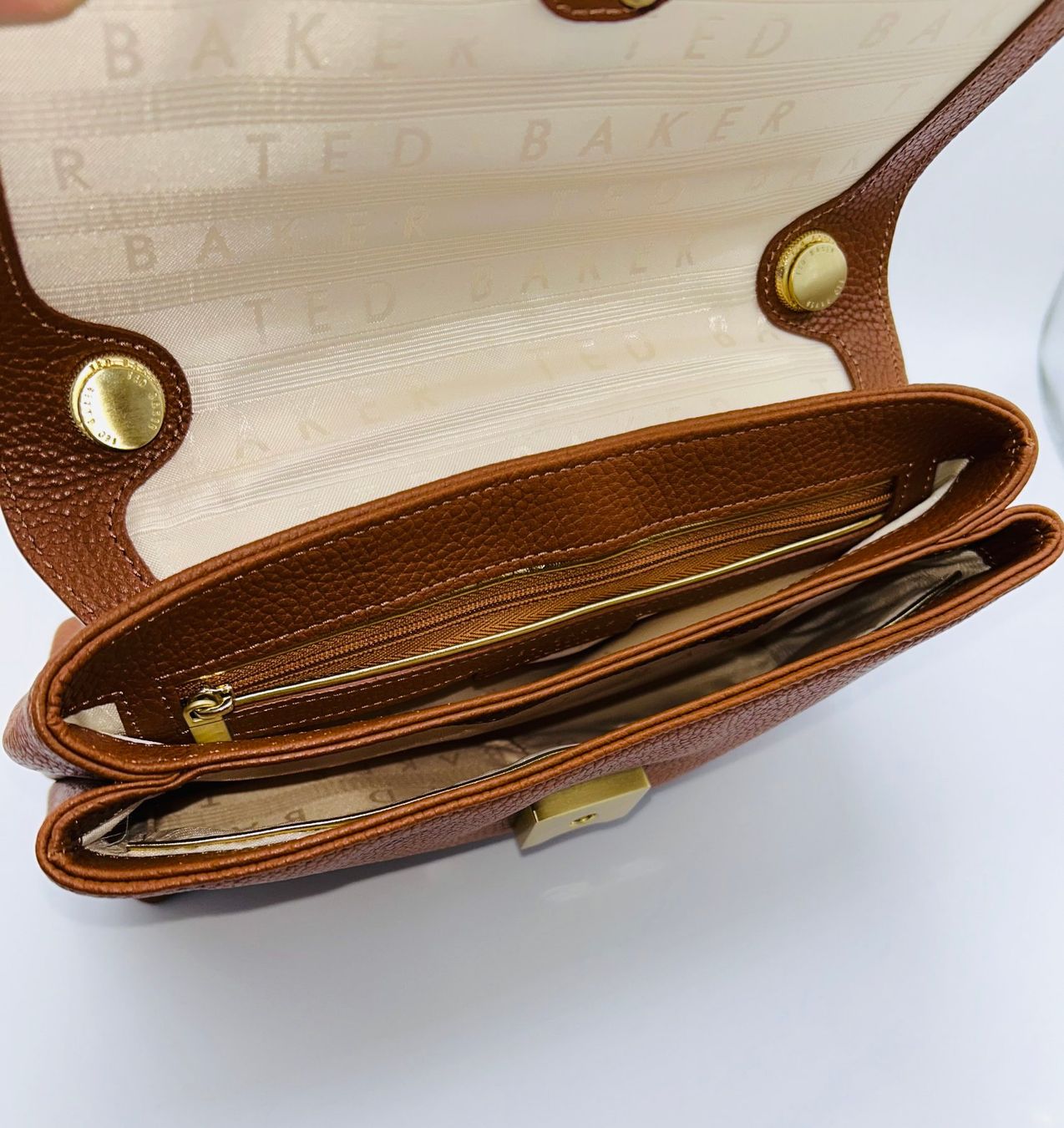 Taschen für Damen: Ted Backer Schultertasche – Gebraucht aus Turgi von dewi2003 4