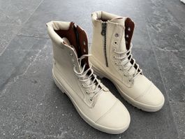 NEUE DC Schuhe / Boots - Gr. 41/42