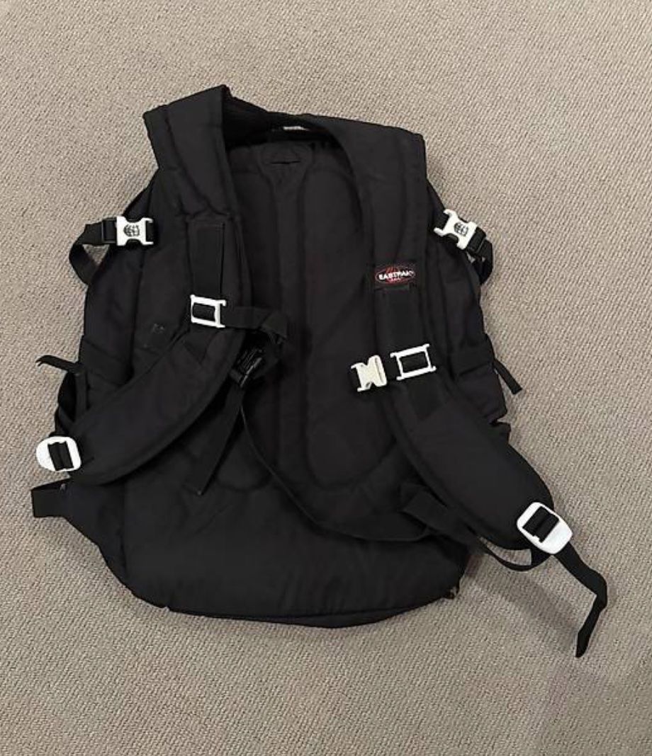 Eastpak Zaini: Sac à dos Eastpack – Usato da La Croix (Lutry) venduto da patricia150392 1