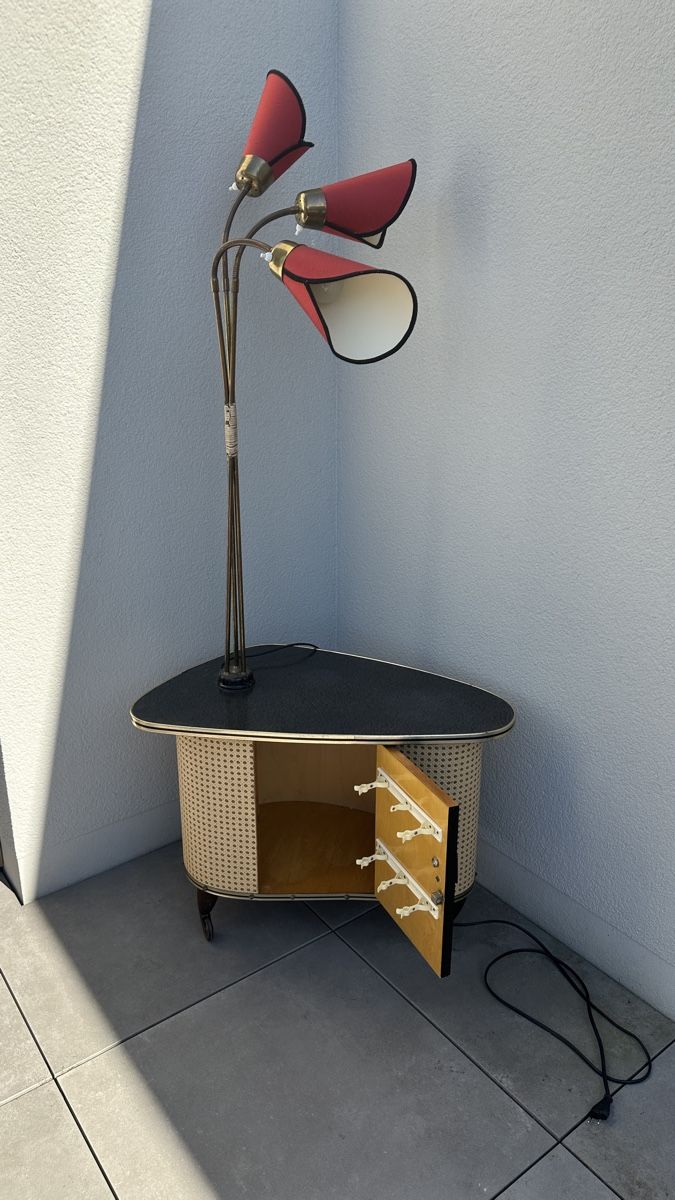 Lampade: Vintage mid century lamp side table with bar – Usato da Schlieren venduto da helena.Gini 1